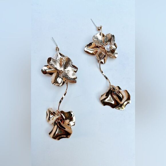 gold flower drop earrings H60 - Picture 3 of 3